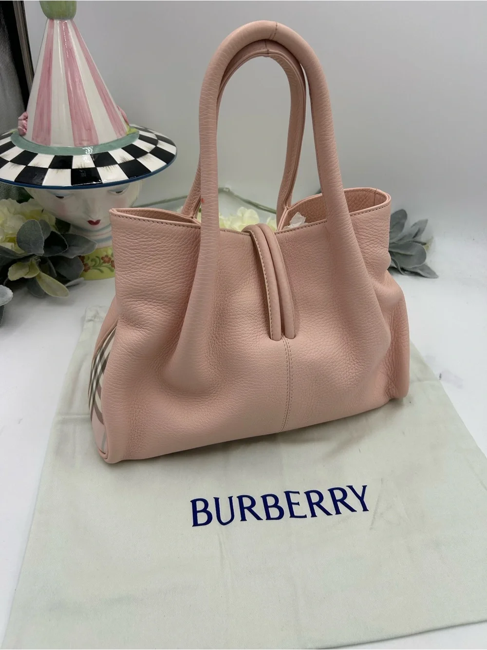Women's Burberry London calfskin leather loop tote bag pristine